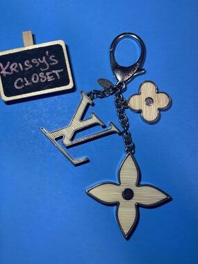💯 Authentic Louis Vuitton Fleur de Epi Bag Charm